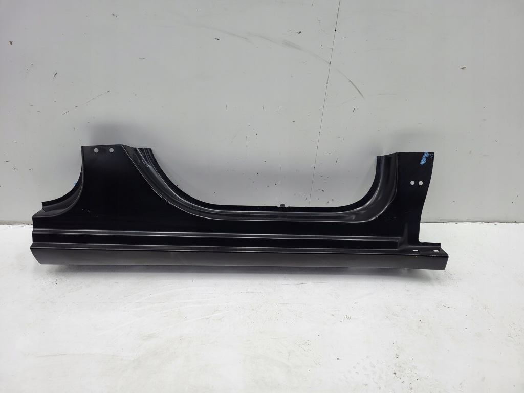 Купити Стовпчик  поріг правий r передній передні  opel zafira c 3 3 12 13 14 15 39200159