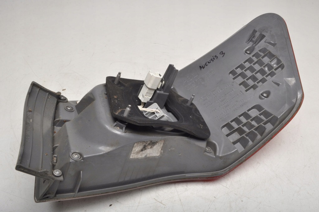 Купить Toyota avensis t27 рестайлинг  фонарь  левая задняя левый задний  led седан