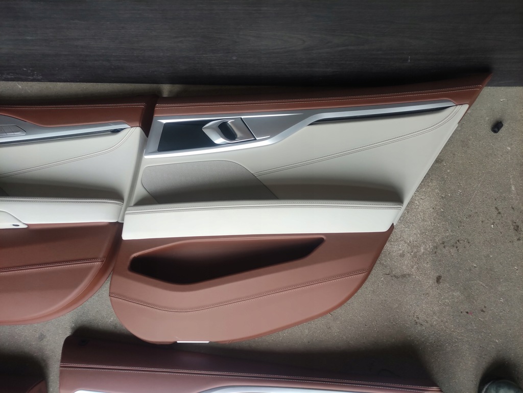 фото №8, Обивка дверь bmw 8 g16