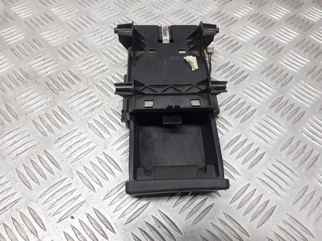 фото №1, Пепельница nissan primera p12