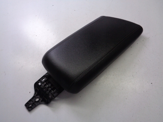 фото №1, Підлокітник alfa romeo giulia 2016-