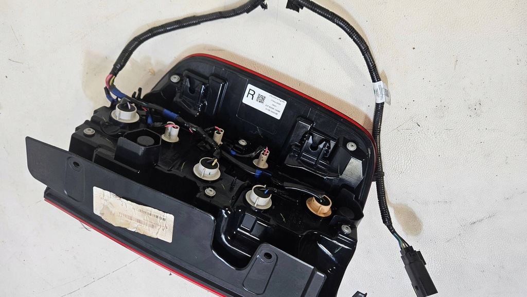 фото №7, Лампа правая задняя задняя vw amarok ii n1xb134302be