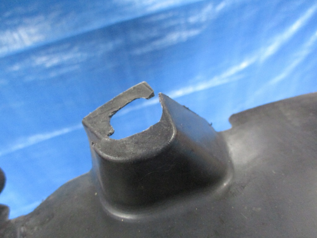 Подкрылок renault modus левая 8200213965 Доставка