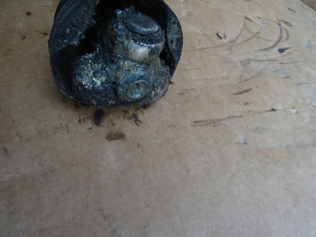 фото №2, Citroen c3 приводной вал левая