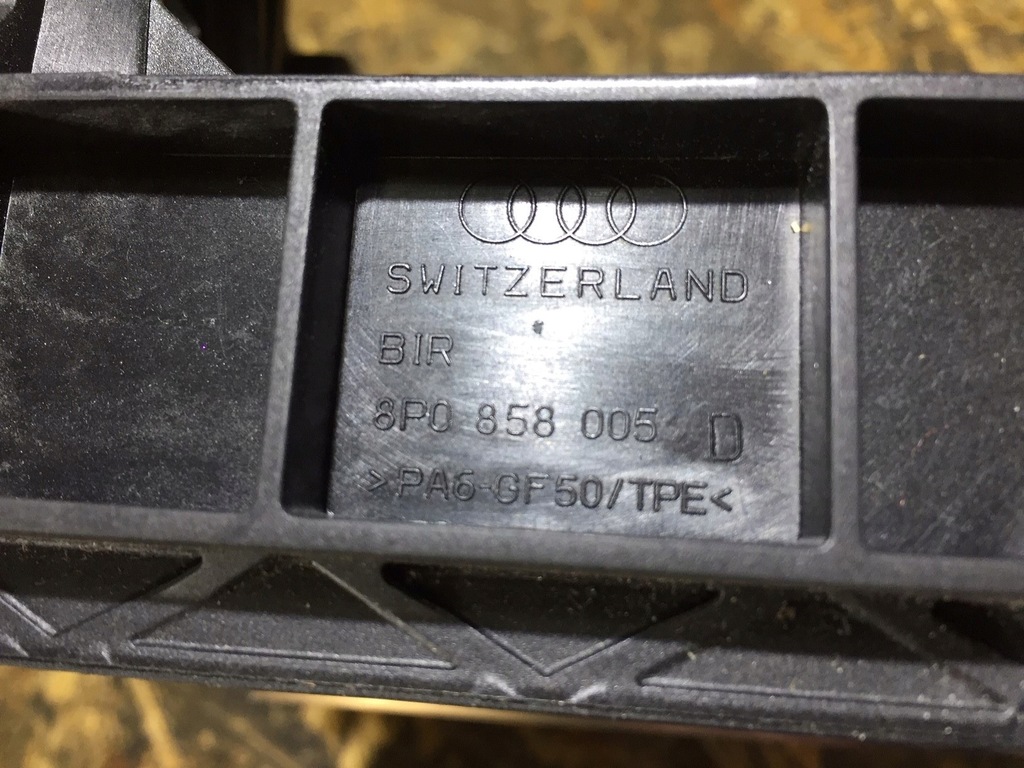 фото №12, Audi a3 8p lift рамка корзина радіо перемикачі 2din