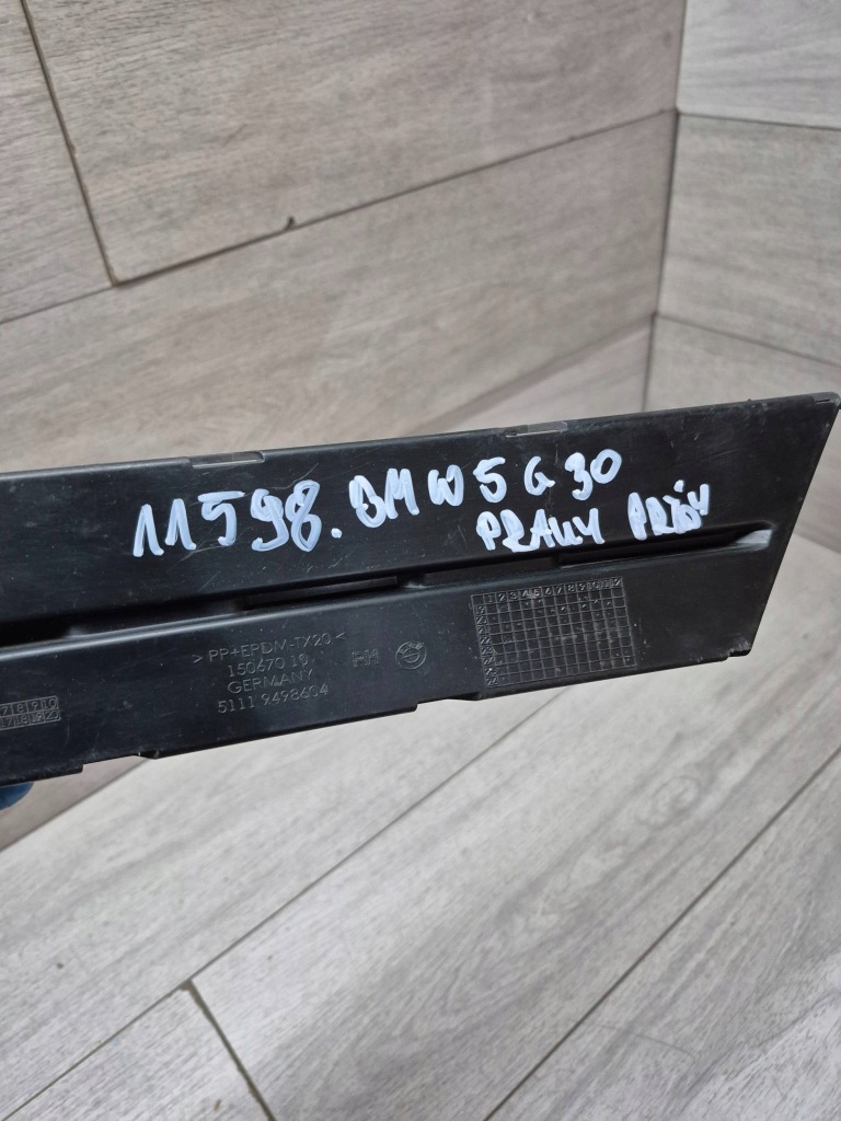 11598. bmw 5 g30 решітка бампер правий перед 9498604 Недорого