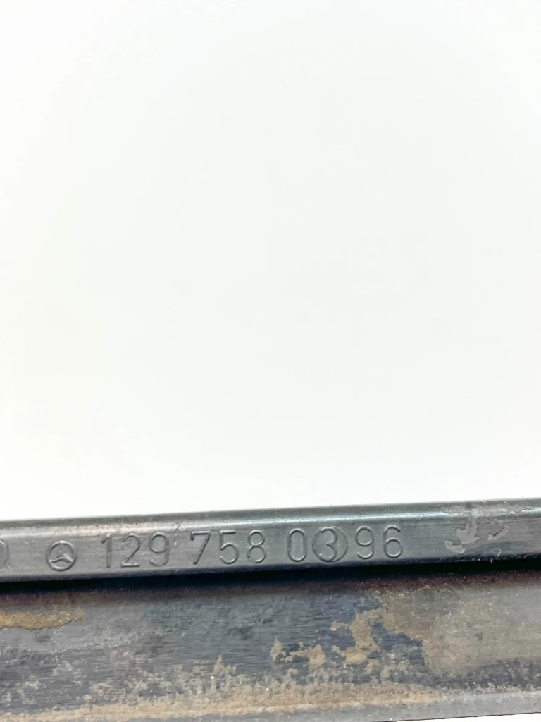 Купити Молдинг декоративна багажника mercedes-benz sl r129 1297580396 28745384 5.0l