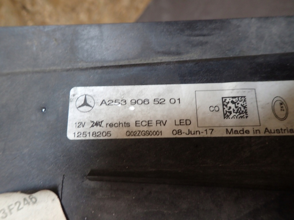 Фара перед правый  mercedes glc w253 full led lhp Доставка