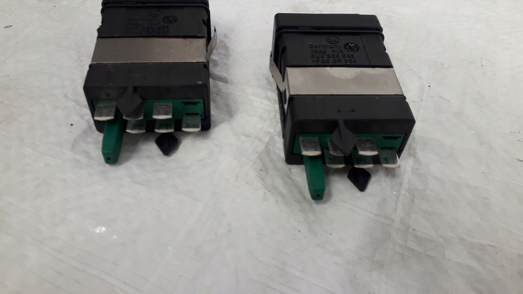 фото №14, Вимикач підігрів сидіння 3u0963563 superb i