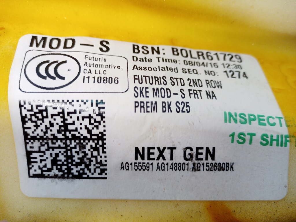 Обшивка задній сидіння правий czarna шкіра bolr61729 tesla s Зі Шроту