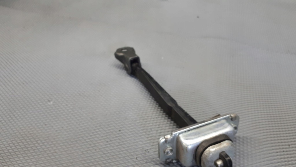 фото №7, Ограничитель дверь правый перед chevrolet nubira 05