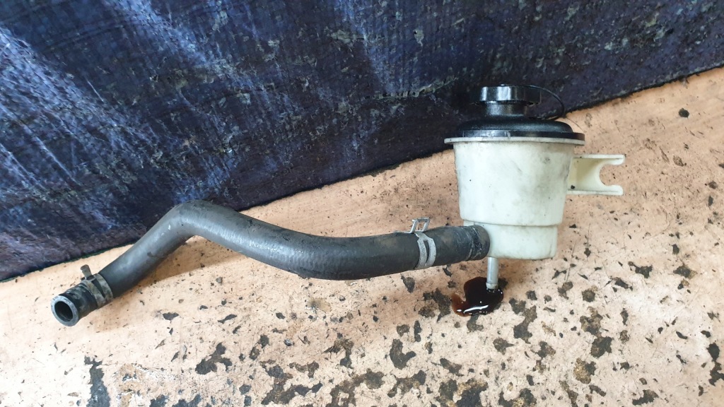 фото №1, Mazda tribute i 2.3 16v бачок підсилювача