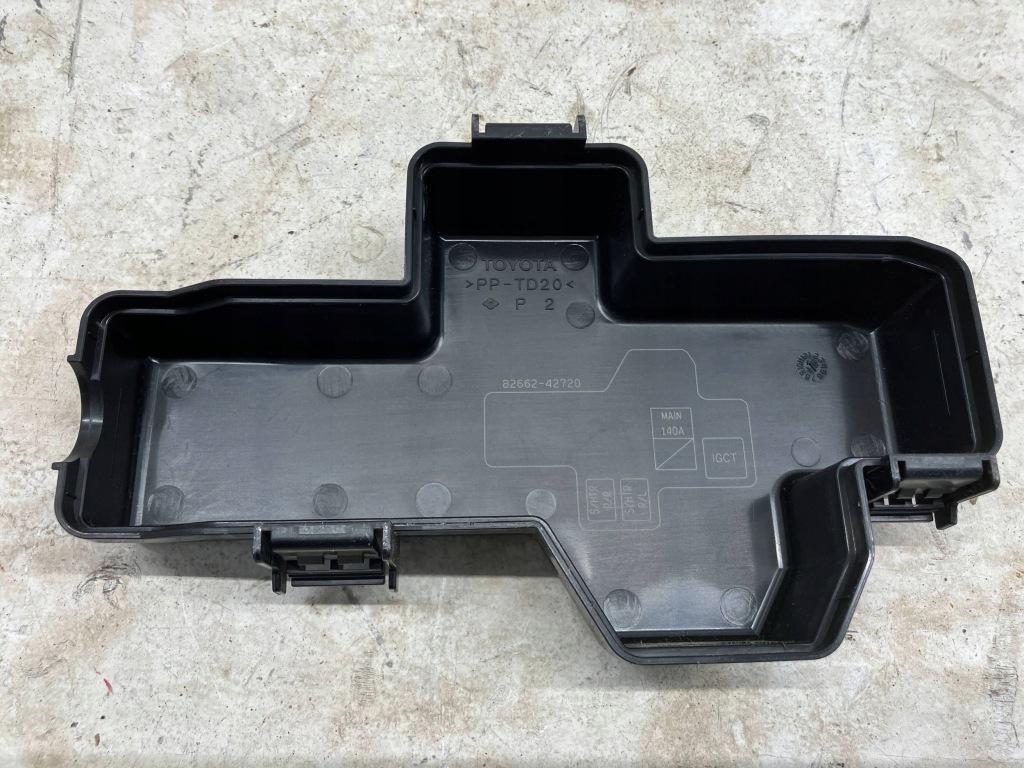 фото №5, Rav4 v гибрид крышка баллончик коробка предохранителей 82662-42720