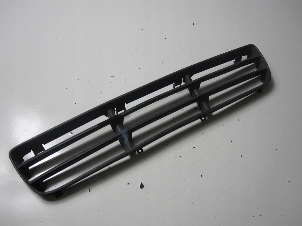 фото №1, Заглушка бампера перед средняя vw bora 99r