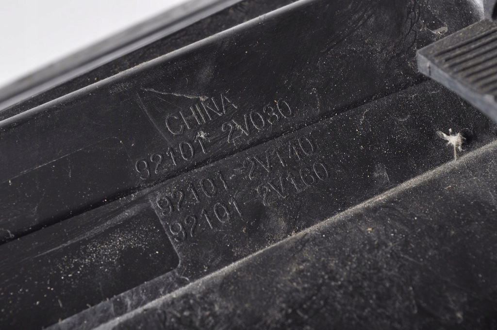 фото №10, Hyundai veloster i лампа левая передняя левый перед 92101-2v030