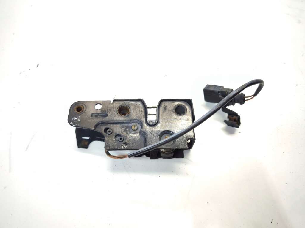 фото №1, Замок засов капот с поперечина передний audi q7 4l 4l0823509