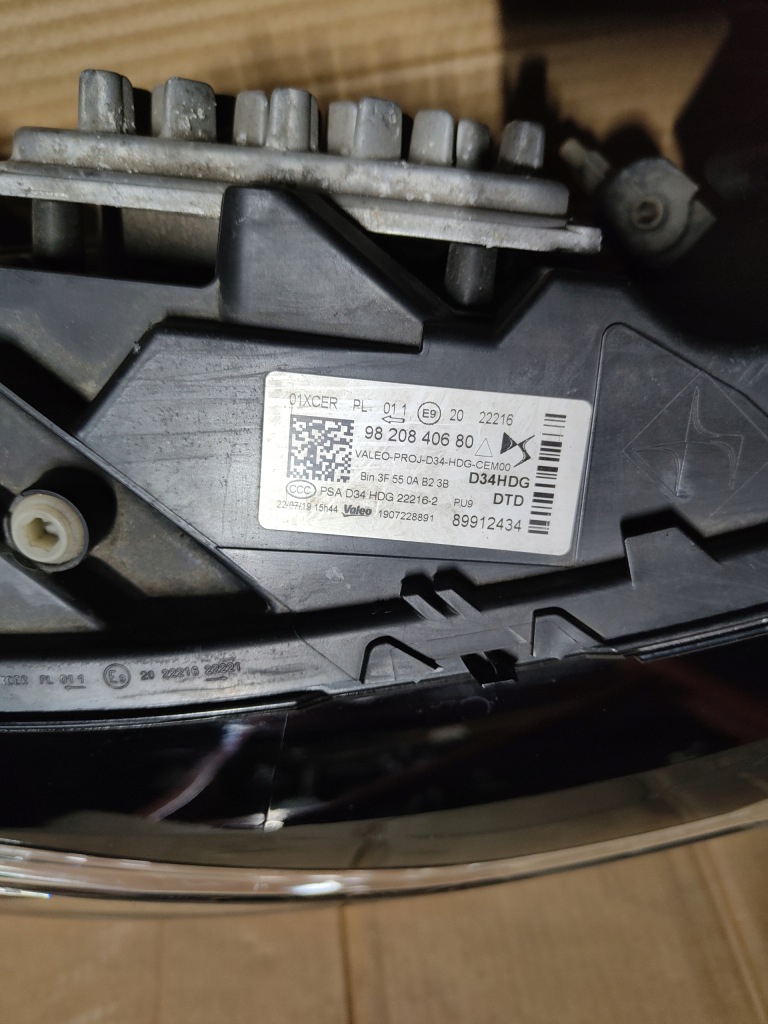 Ds3 crossback рестайлінг  full led лампа права правий перед демонтаж 9820840680 Київ