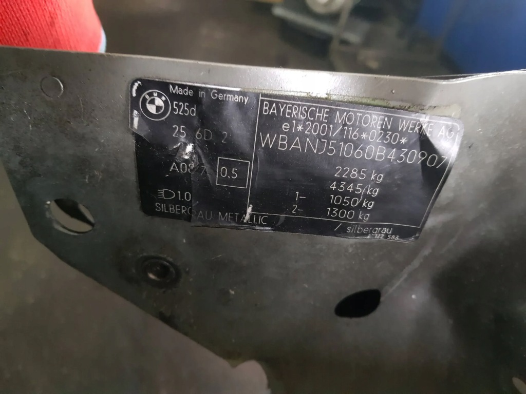 Порог наружный левое  накладка молдинг нижняя silbergrau 7 033 759 bmw e60 e61 с Разборки