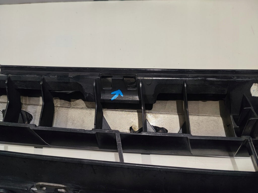 Решітка радіатора радіатора решітка радіатора решітка радіатора mercedes e klasa w212 a2128800583 Недорого