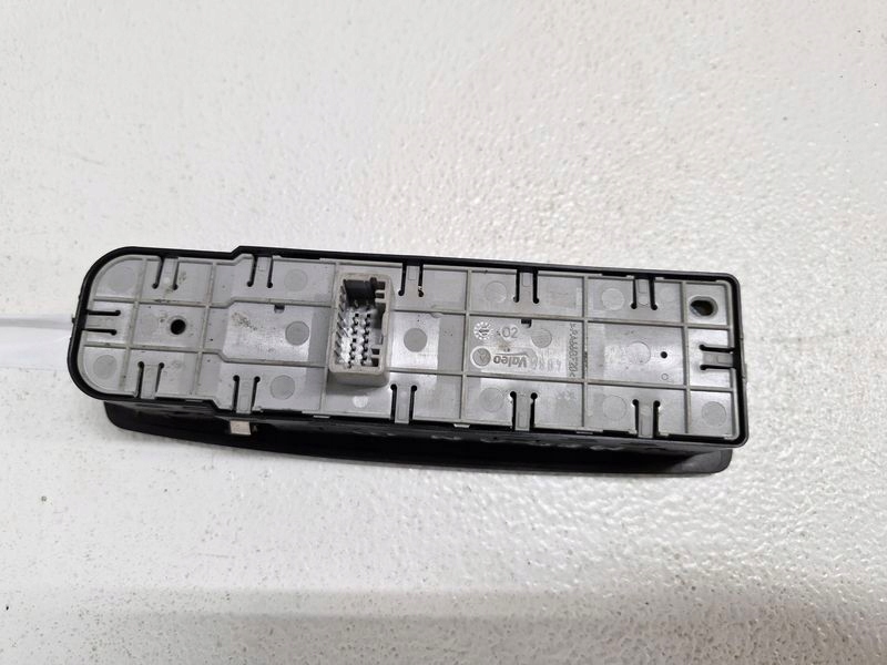 фото №7, Renault megane iii 3 панель кнопки перемикач вікон лівий перед 809610006r