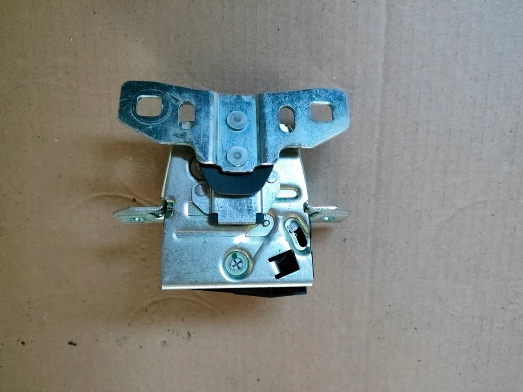 фото №1, Mercedes w246 замок крышки