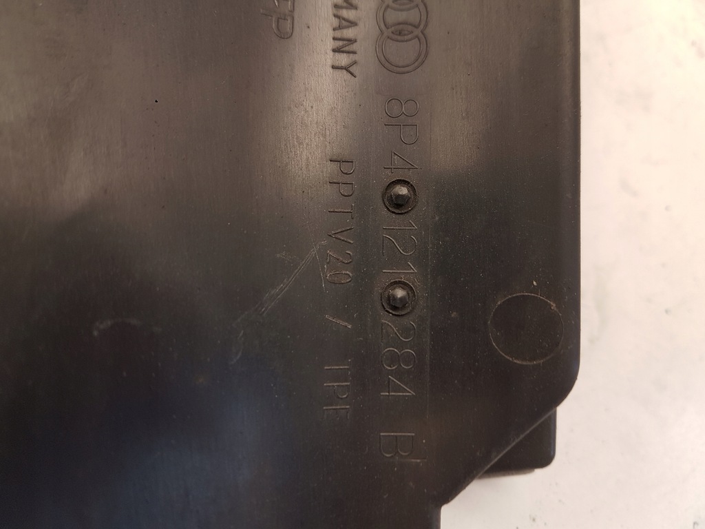 фото №5, Воздуховод воздуха правая audi a3 8p 8p4121284b