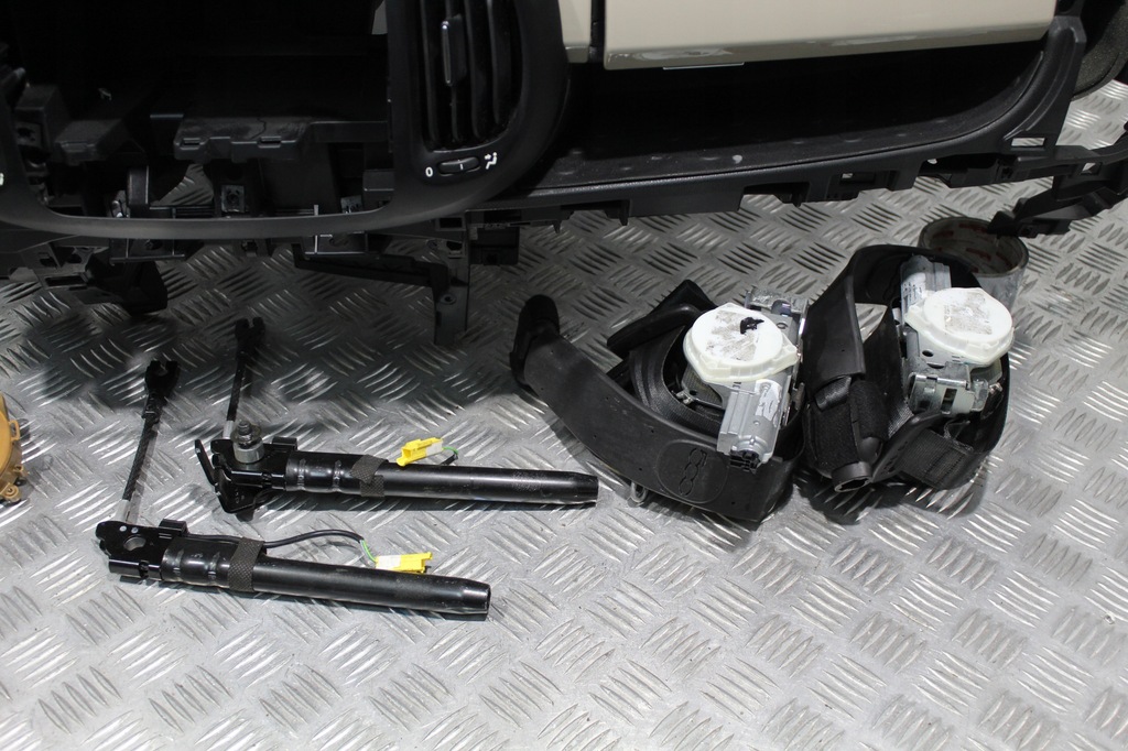 фото №7, Панель приладів консоль подушка безпеки подушки безпеки fiat 500 l 500l