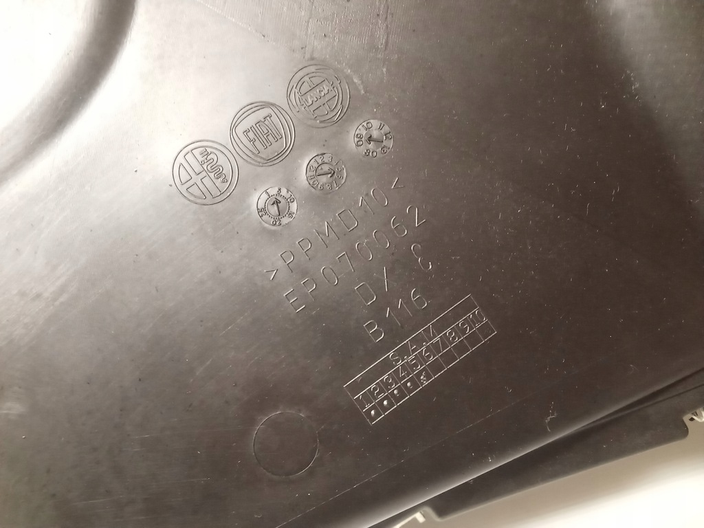 фото №6, Alfa romeo mito 2009- 3d обшивка правий задня карбон