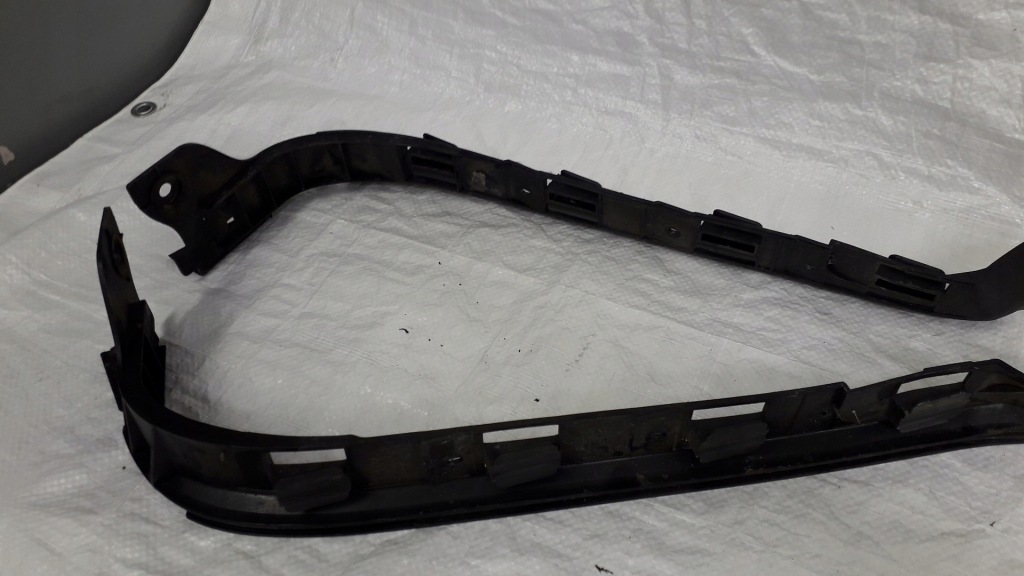 фото №10, Направляющая бампера правый задняя golf iv kombi 1j9807394