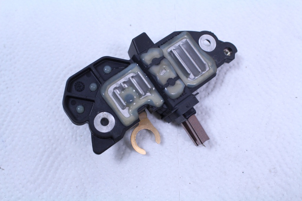 Купити Регулятор напруги mercedes a0001543805