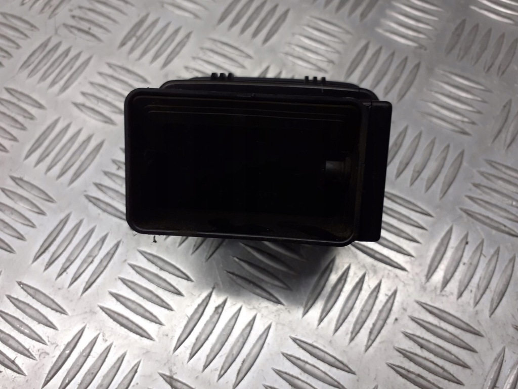 фото №3, Решітка ліва обдув audi a3 8l 8l0820901