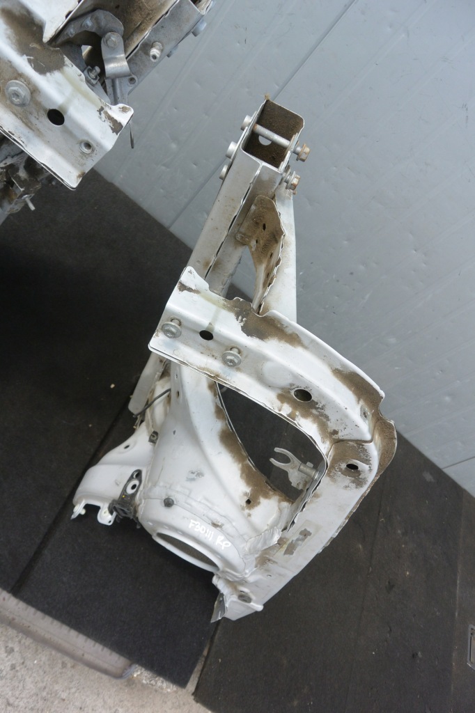 Bmw f30 f31 чашка подкрылок лонжерон четверть перед левая правая a83 Недорого