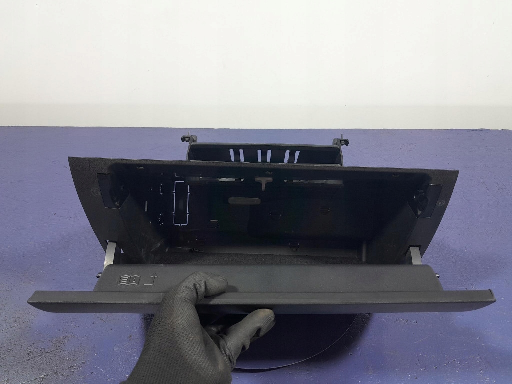 Mercedes a klasa w177 бардачок пасажира європа 1776801200 Зі Шроту