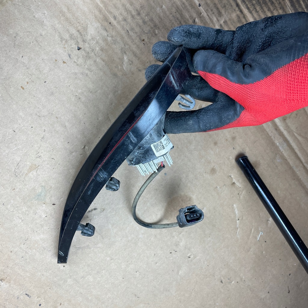 фото №6, Лампа led отражатель левый задняя w бампер vw id.3 10b945701 id 3