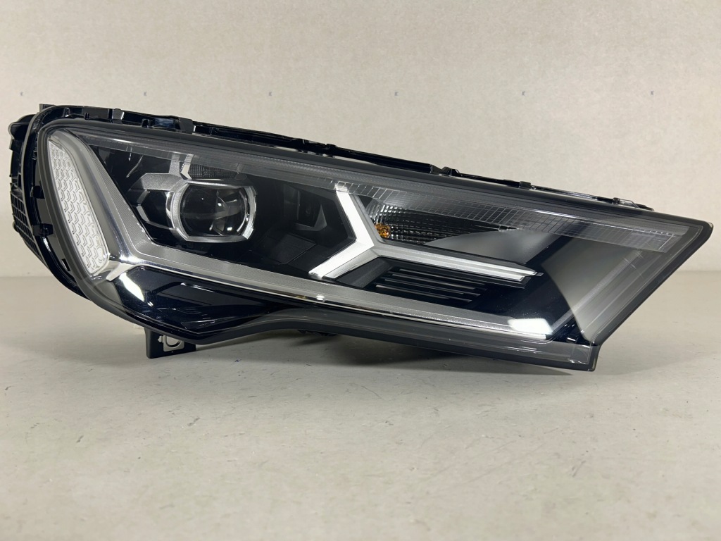 Купити Audi q7 рестайлінг  4m0 full led фара правий перед фара