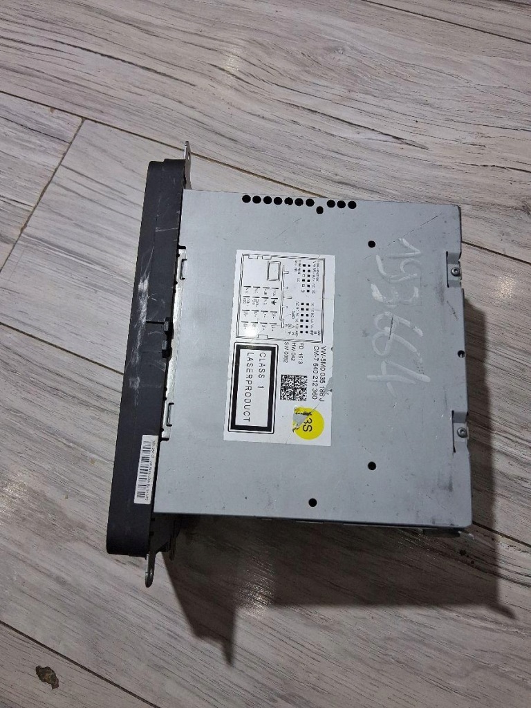 Радио отсутствует код volkswagen polo 6r 5m0035186j в Украине