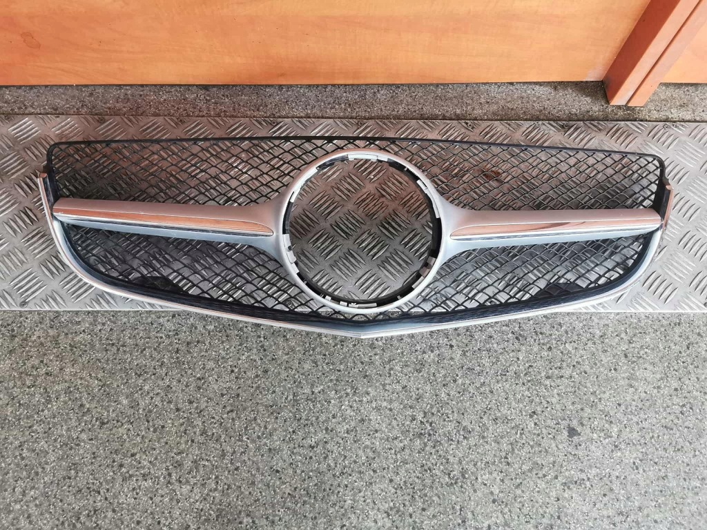 Купити Mercedes e-w207 решітка радіатора решітка бампера перед a2078803183