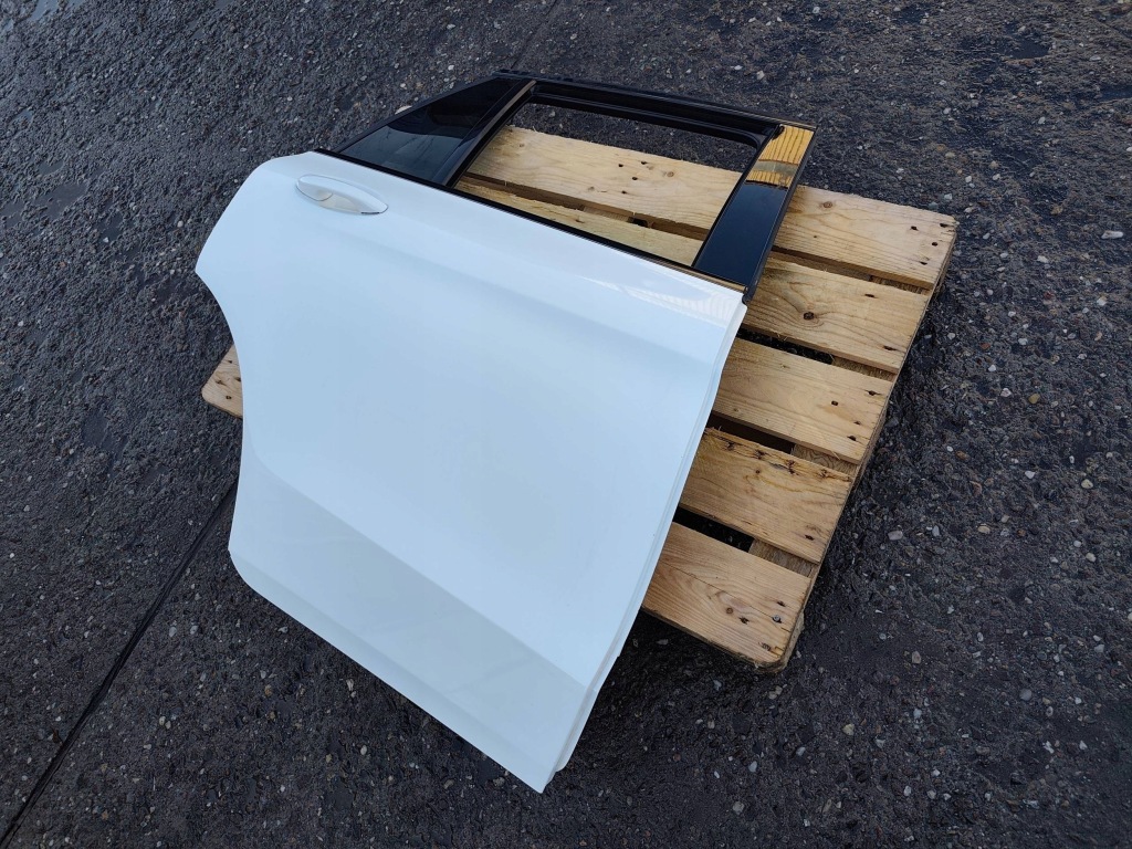 фото №2, Mercedes x253 glc правое задние дверь 149