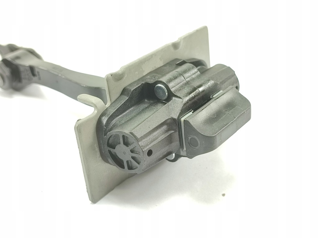 фото №10, Обмежувач двері c c4 picasso ii перед