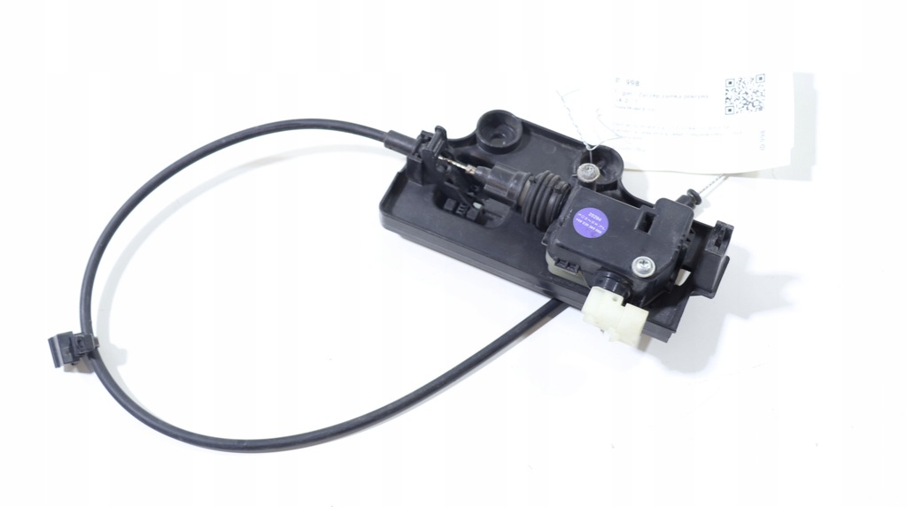 фото №1, Tesla model s lift 2016- замок капот трос 1061814-00-e