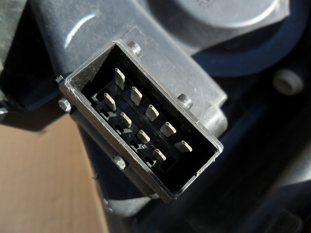 фото №15, Peugeot 207 лампа перед левая линза