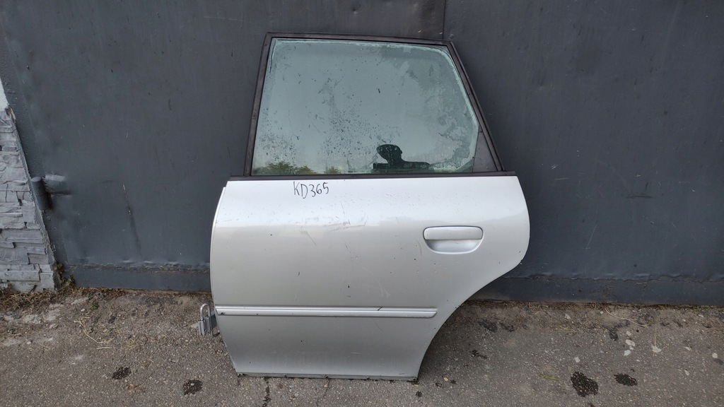 фото №1, Audi a3 8l 5d двері лівий задня скло обшивка