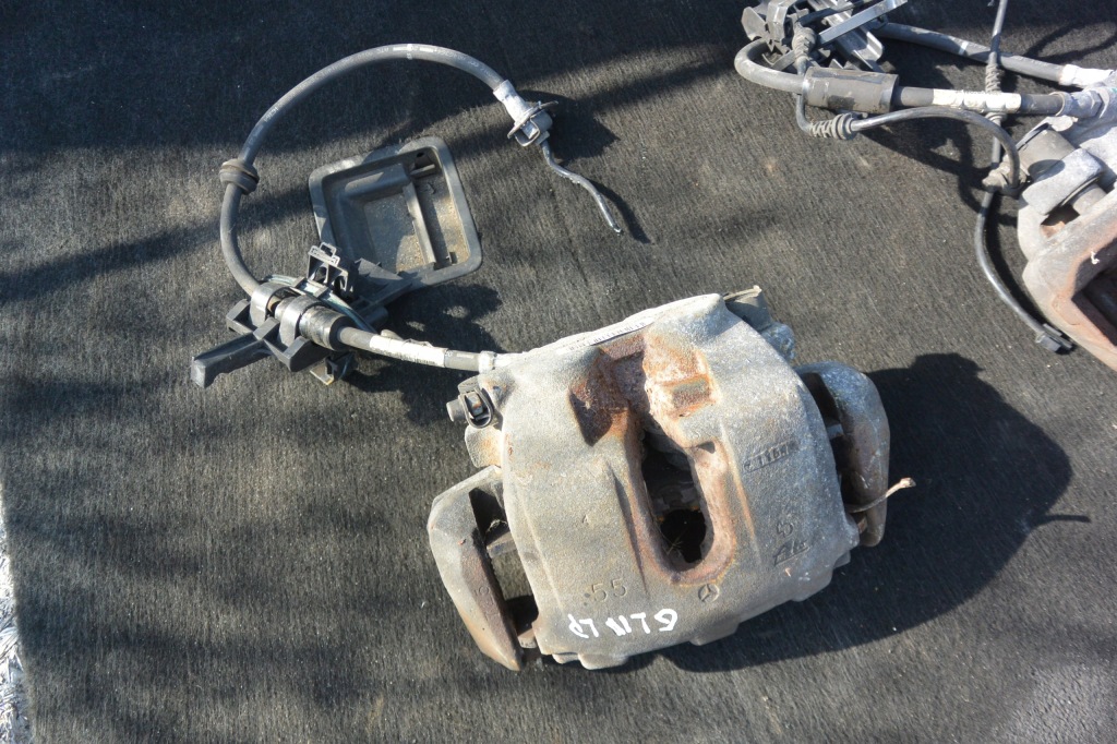 Суппорт тормозной комплект  перед mercedes gl ml 164 Киев