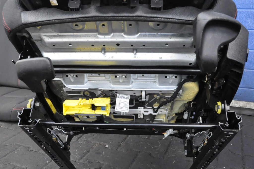 фото №14, Bmw 1 f20 перехідник салону сидіння заднє сидіння