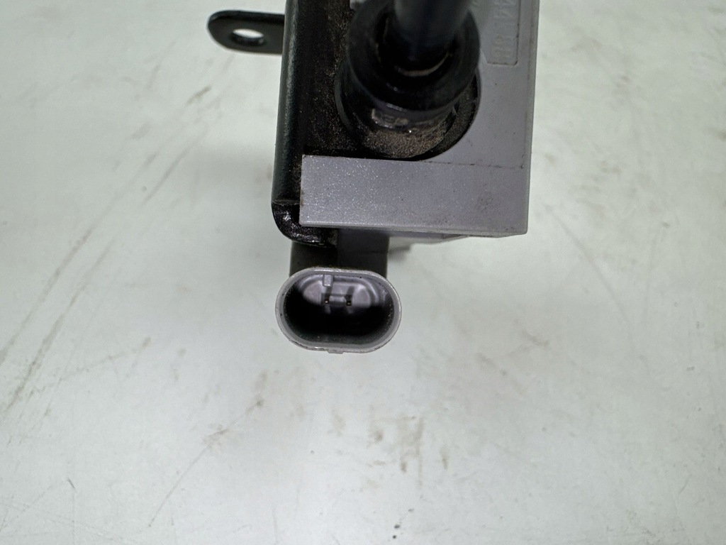 фото №10, Mercedes-benz eqc 2022 трос замка кришки передньої / капот двигуна