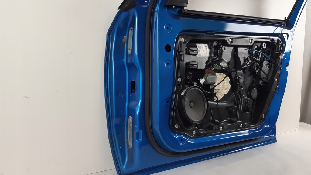 фото №8, Mercedes a klasa w176 дверь правое перед