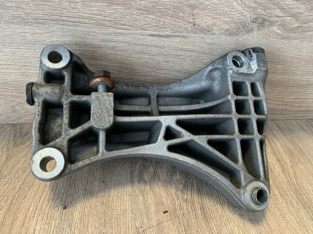 фото №3, Кронштейн кронштейн генератор audi rs6 c6 r8 07l903805s