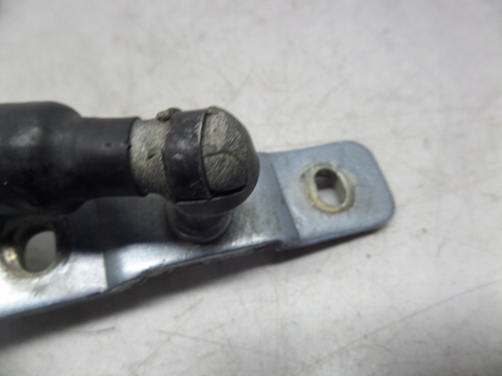 фото №8, Петля капот лівий alfa romeo 147 привід