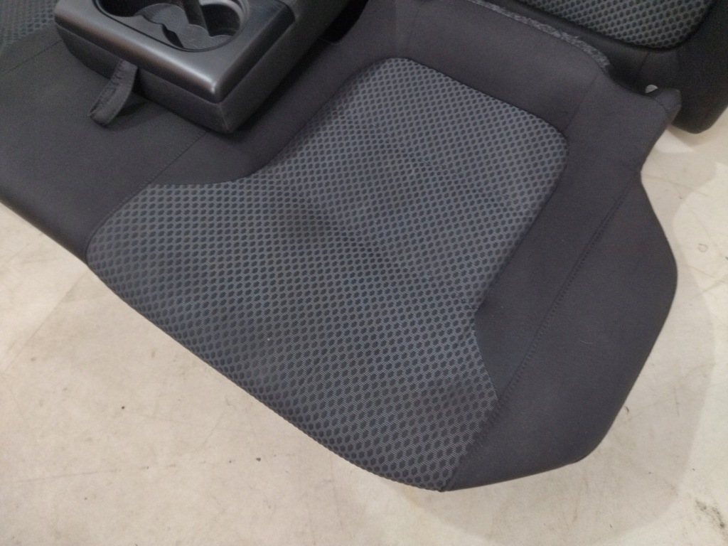 фото №8, Обивка комплект сиденья заднее сиденье материал vw jetta vi 5c 2010-2014r