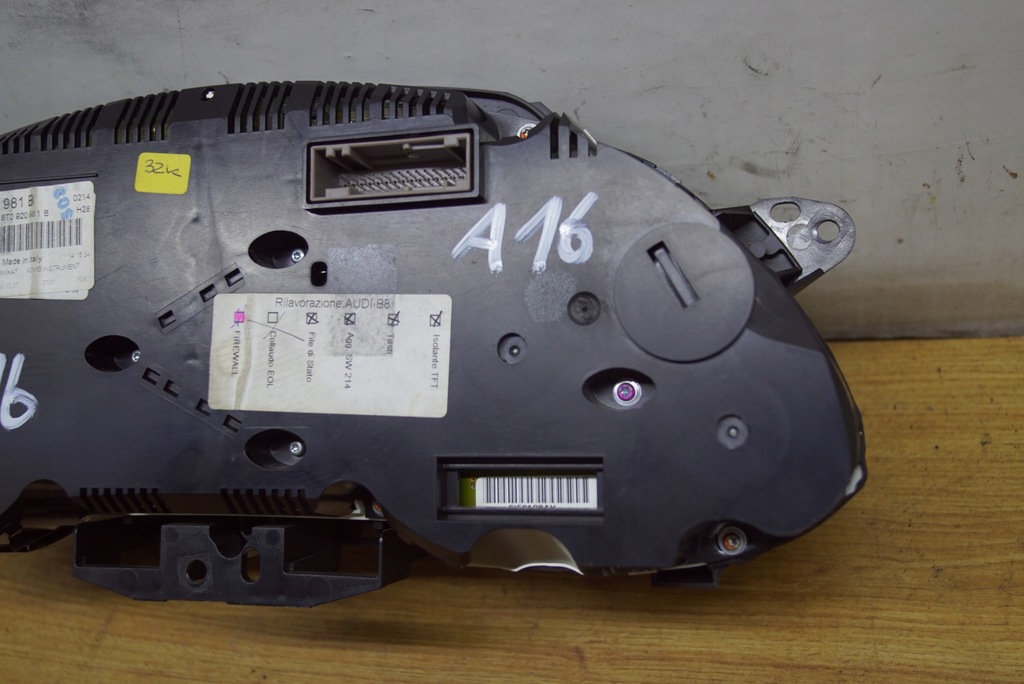 фото №8, Счетчик приборная панель anglik audi оригинальный номер 8t0920981b